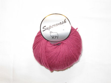 Lammy Yarns SuperWash 020 Fuchsia